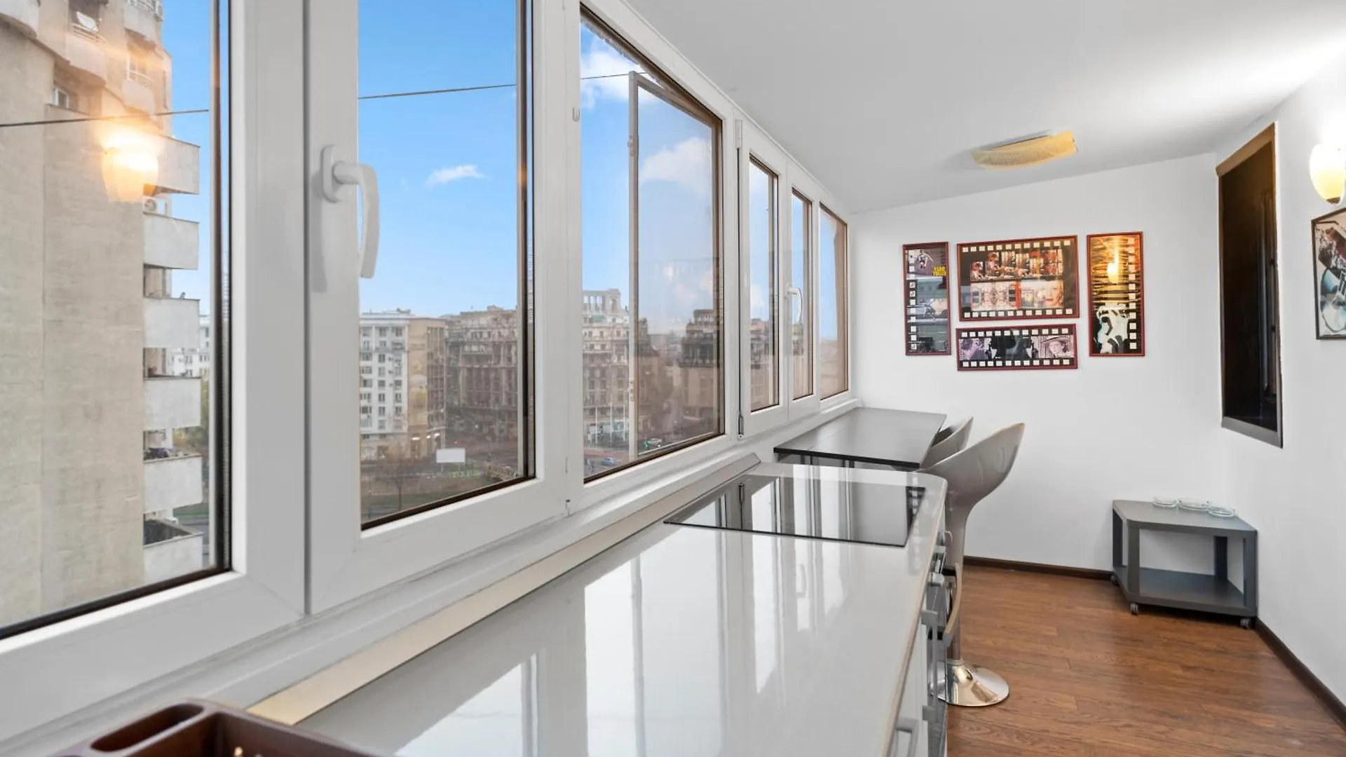 Chic Apartments In The Heart Of Bucharest - Walk To Old Town