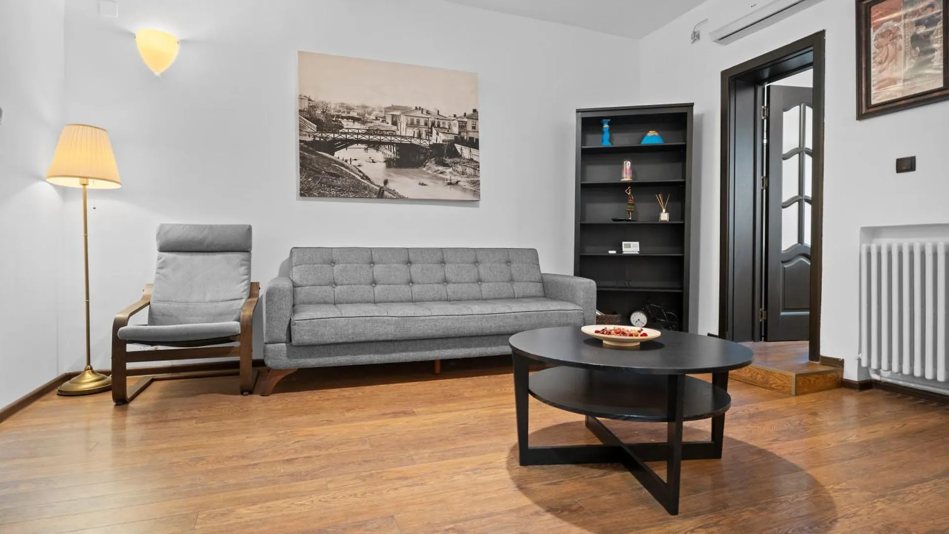 Chic Apartments In The Heart Of Bucharest - Walk To Old Town 0*,  Rumänien